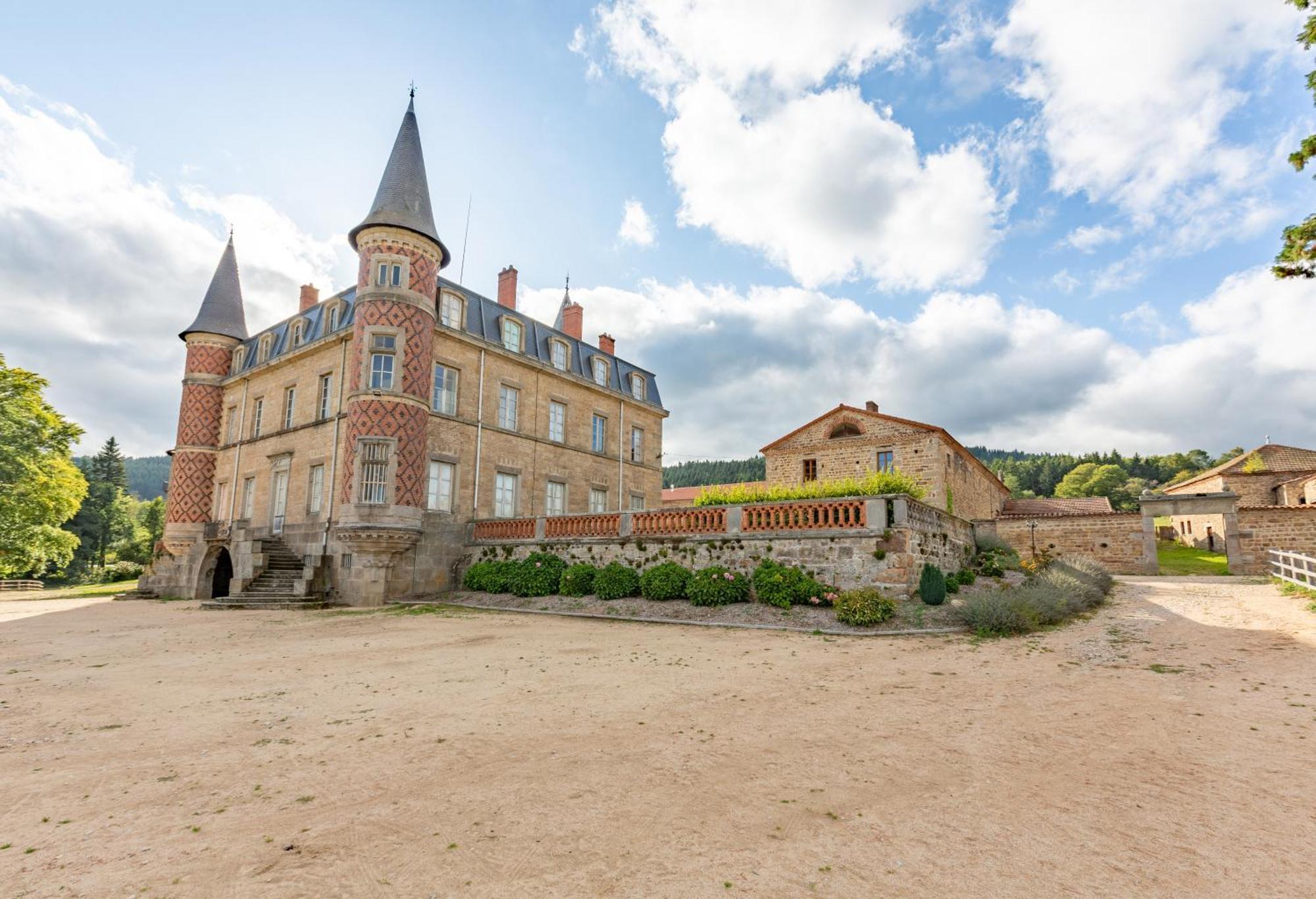Domaine Et Chateau De Valinches Marols المظهر الخارجي الصورة