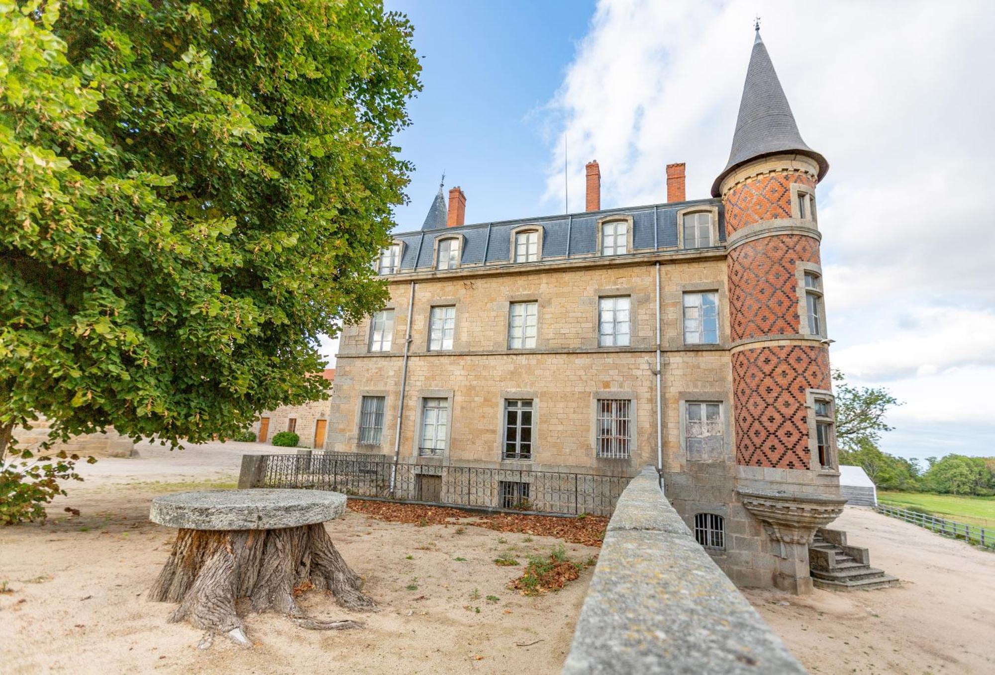 Domaine Et Chateau De Valinches Marols المظهر الخارجي الصورة